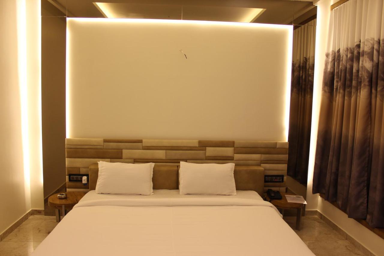 The Heaven Water Park And Resort & Restaurant Virpur Ngoại thất bức ảnh