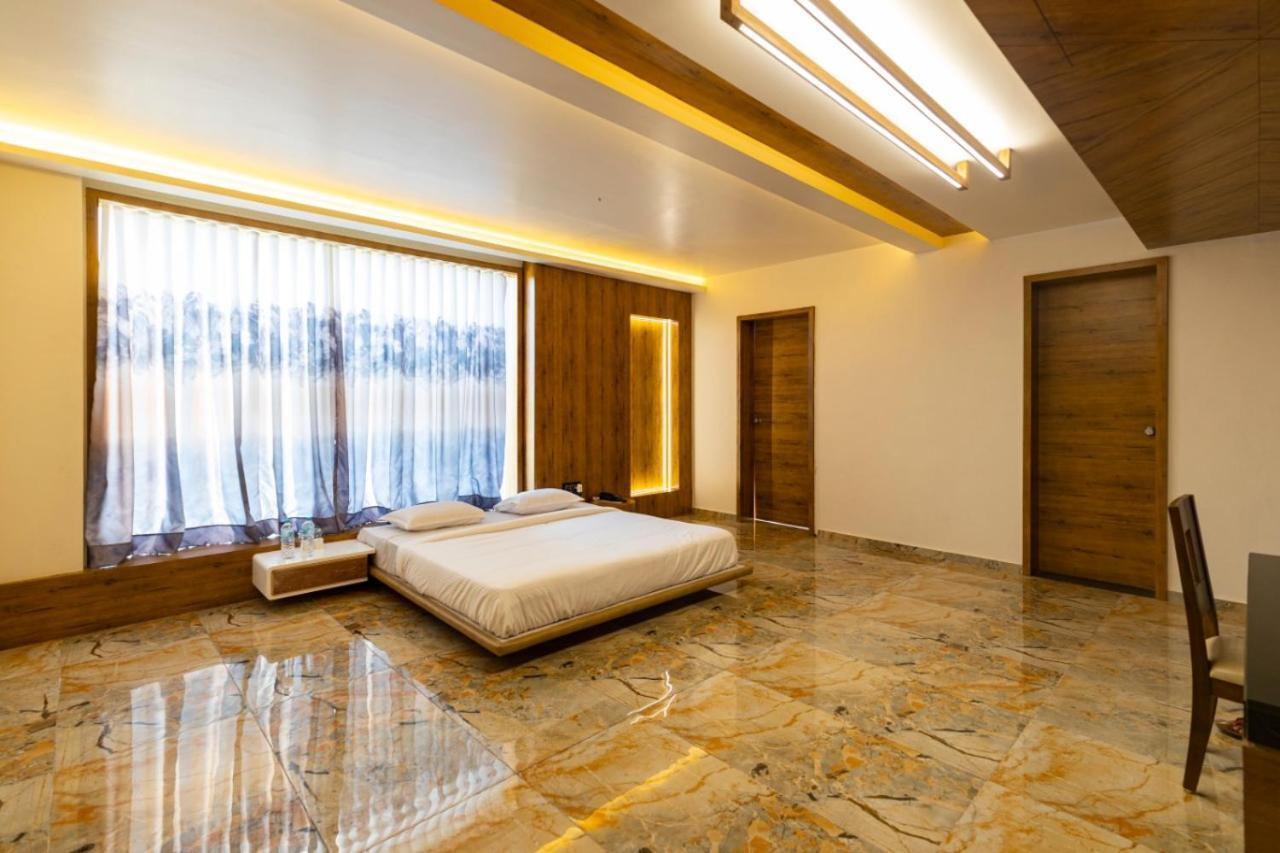 The Heaven Water Park And Resort & Restaurant Virpur Ngoại thất bức ảnh